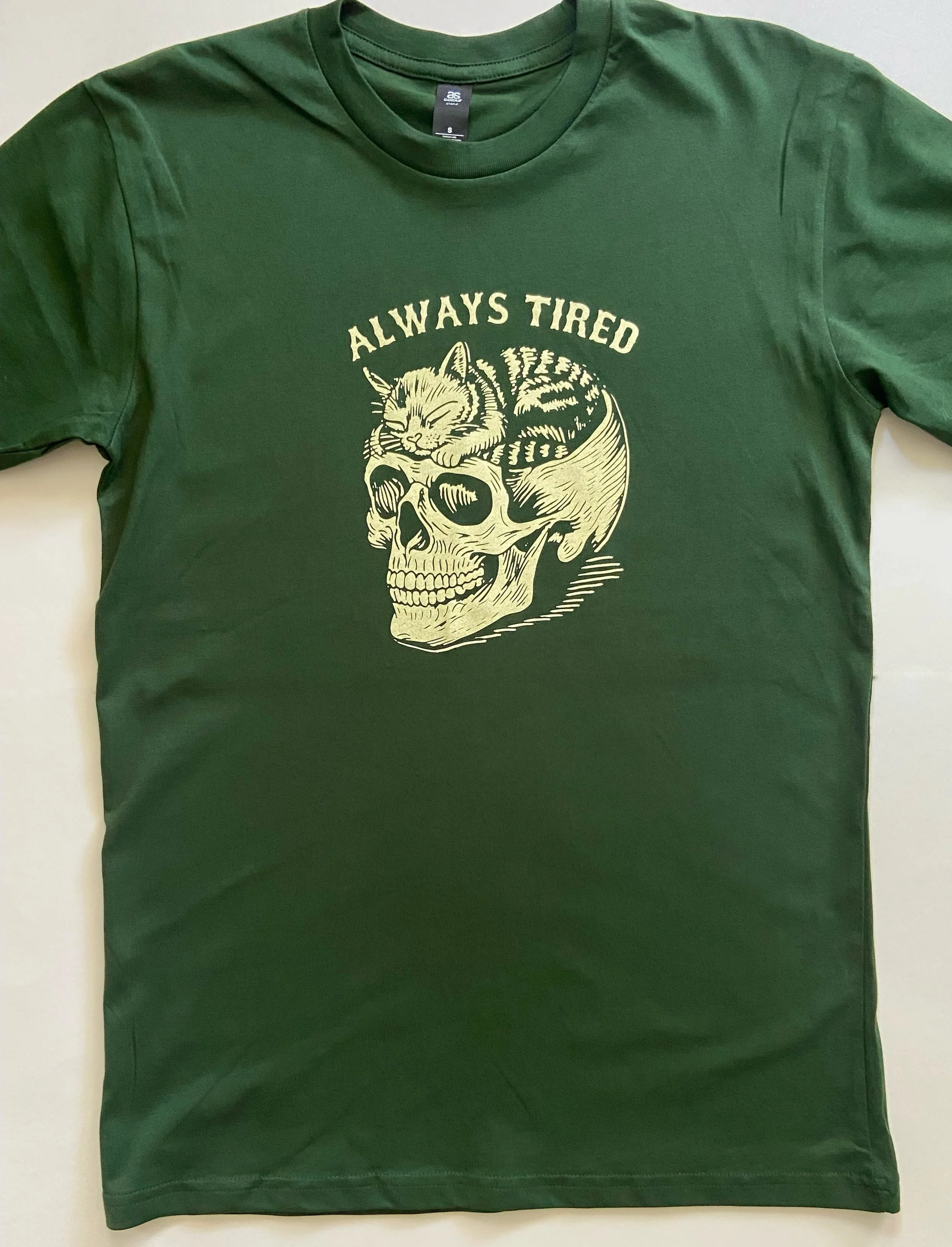 &hellip;still feels like Monday. 😸 Just got these a few new fresh T&rsquo;s up in the online shop today.
.
.
.
#screenprinting #cats #inkpusher #originalillustration #skulls