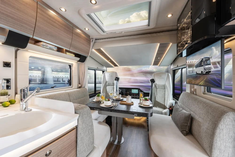 Concorde Carver Interieur - Wohnbereich