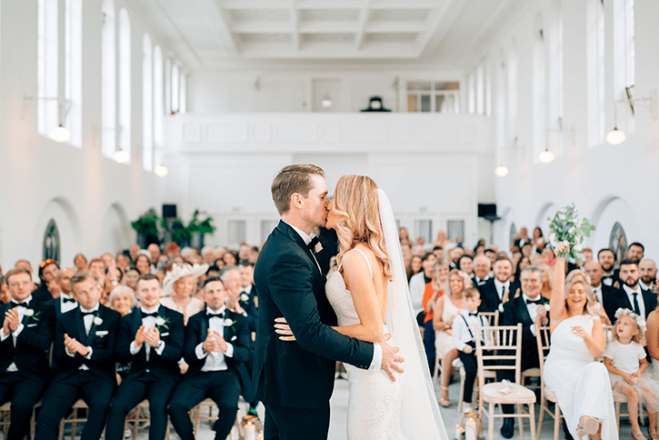 Blog Niamh_Smith_Irish_Wedding_Gallery_Gloster_House_H_11.png