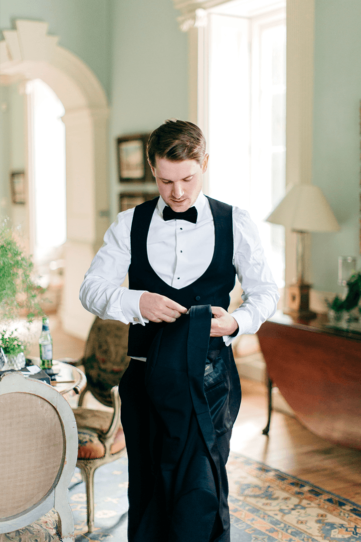 Blog Niamh_Smith_Irish_Wedding_Gallery_Gloster_House_P13.png
