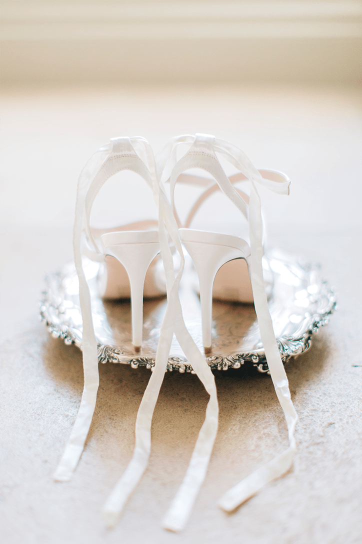 Blog Niamh_Smith_Irish_Wedding_Gallery_Gloster_House_P15.png