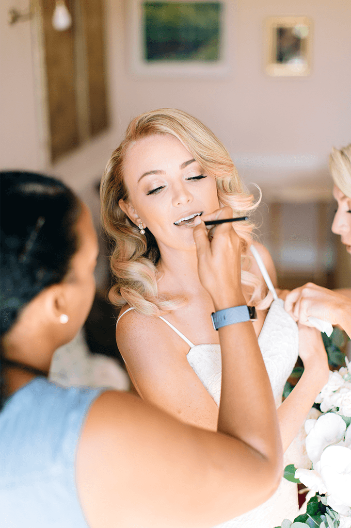 Blog Niamh_Smith_Irish_Wedding_Gallery_Gloster_House_P31.png