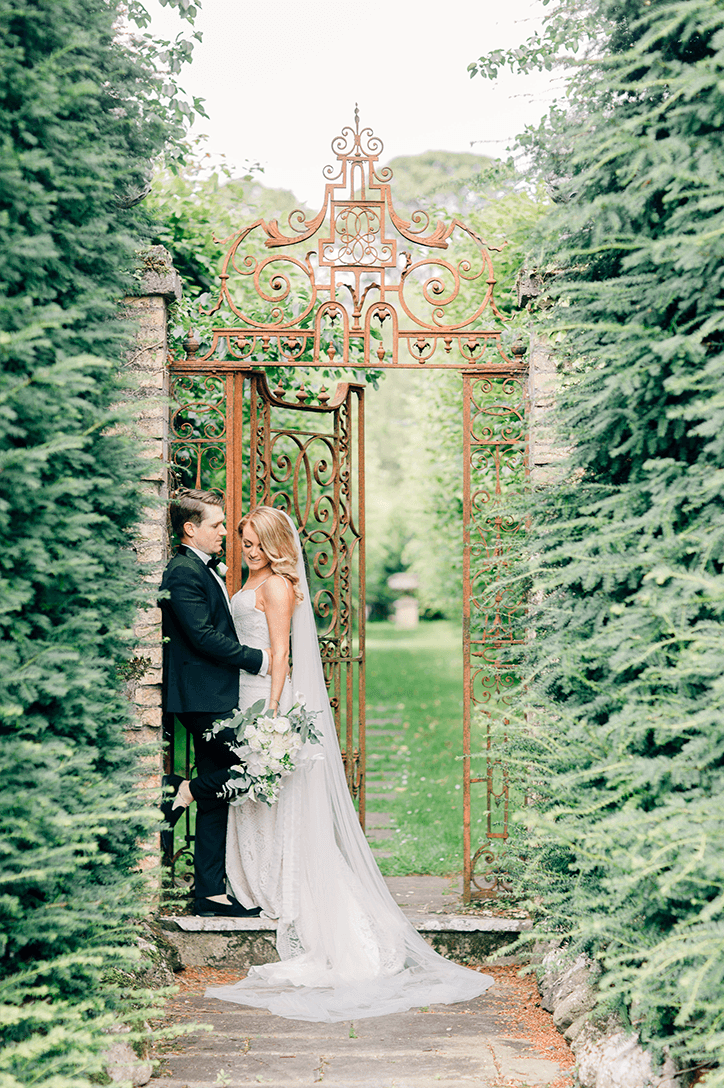 Blog Niamh_Smith_Irish_Wedding_Gallery_Gloster_House_P69.png