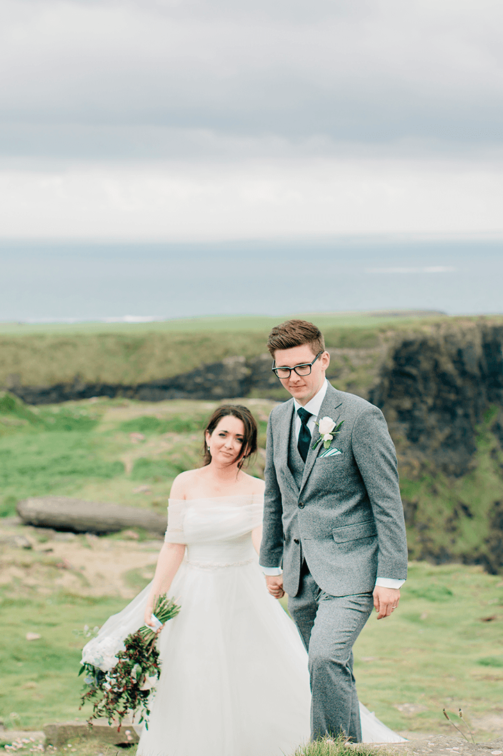 Blog Niamh_Smith_Irish_Wedding_Gallery_CliffsofMoher_P42.png