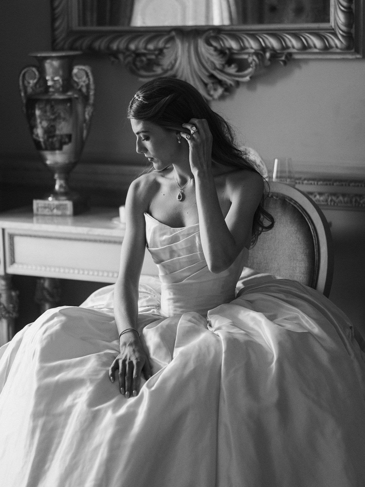 hat a few days @cartonhouse.fairmont with @waterlily_weddings_ celebrating Avice and Chris
.
.
.
.
.
.
.
. #cartonhousehotel #cartonhouseweddings #cartonhouseweddingphotographer #cartonhouse #ireland #irishcastlewedding #weddingcouple #irishcastles #