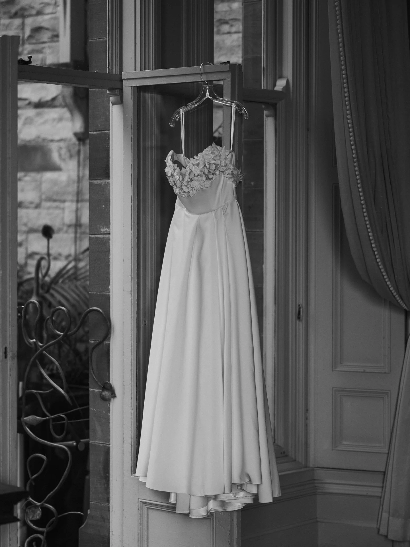 .
.
.

#castleleslie #castleleslieweddings #cartonhouseweddingphotographer #ireland #irishcastlewedding #weddingcouple #irishcastles #coupleportrait #weddinginspiration #usawedding #castlewedding #irishcastlewedding #niamhsmithphotography #niamhsmith