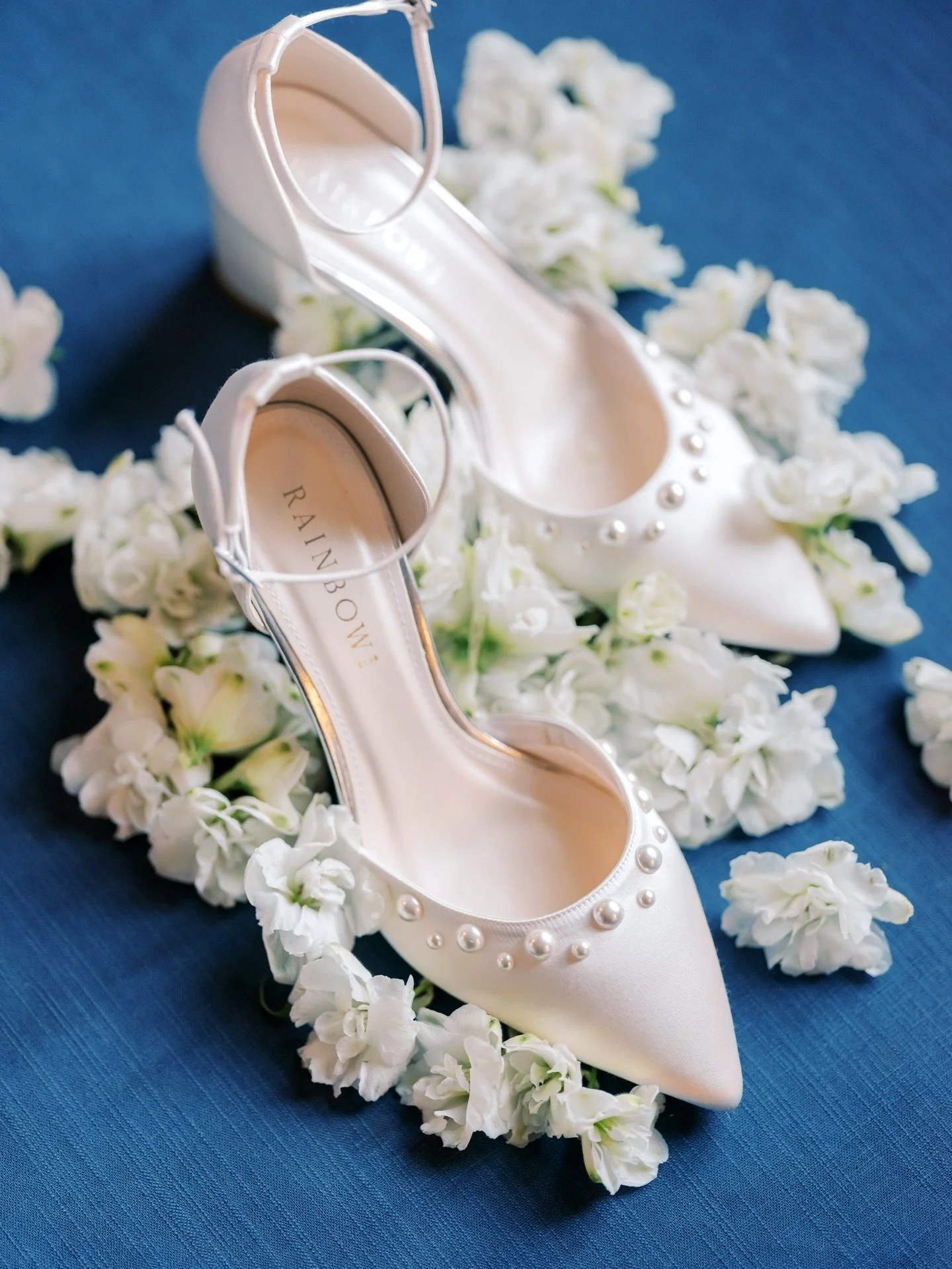 Show details for the bride 
.
.
.
.
.
.
.
.
.
#luttresllstowncastle #luttrelstowncastlewedding #cartonhouseweddings #glosterhousewedding #niamhsmith photography