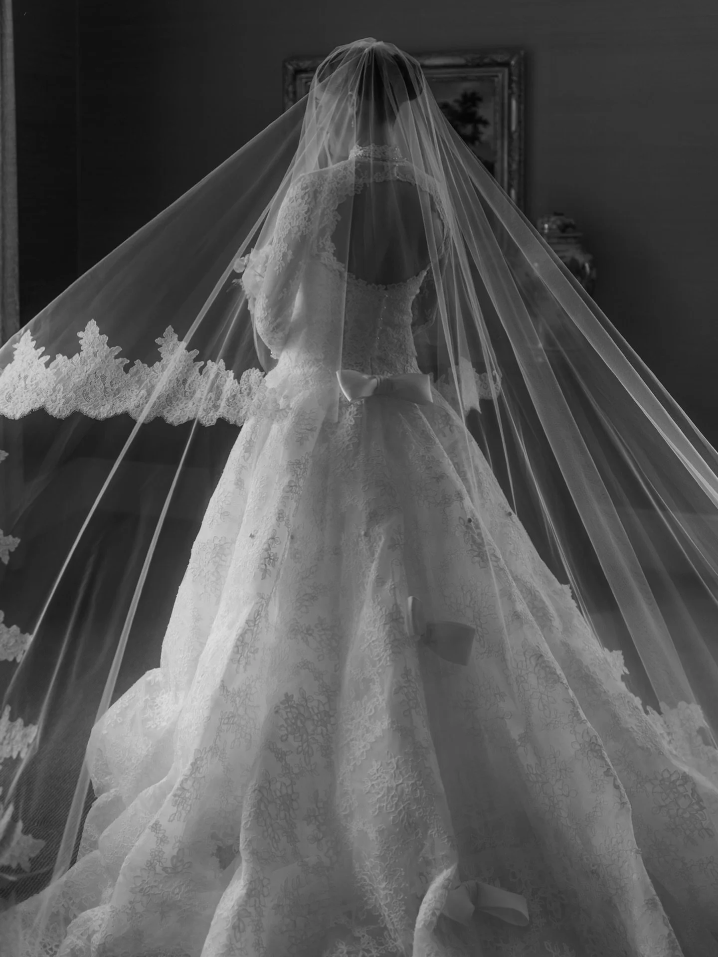 A moment in the light at adare manor 
.
.

 #castlewedding #ireland #irishcastlewedding #weddingcouple #irishcastles