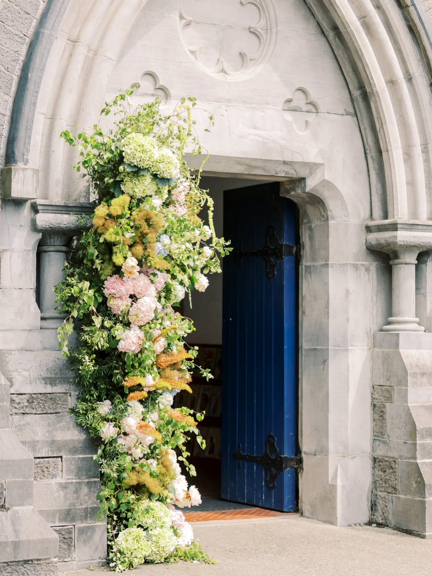 @frogprince flower arch 
.

.

 #mountjulietestate #mountjulietphotographer I&rsquo;m #ireland #irishcastlewedding