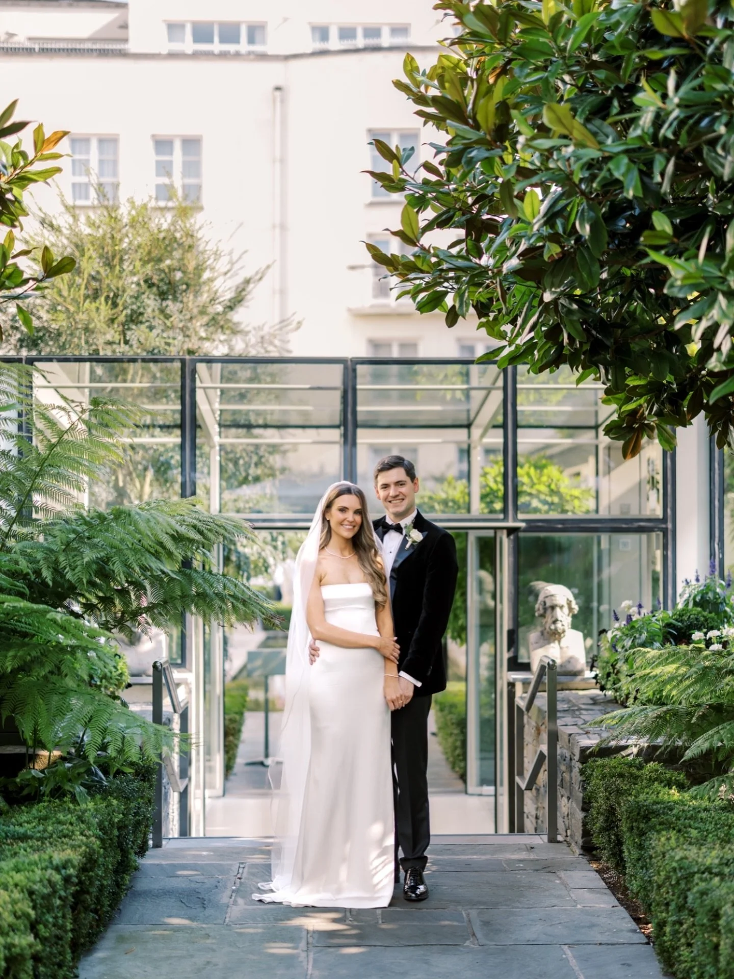 @merrionhotel 
.
.
.

.

 #merrionhotel #merrionhotelwedding #irelandweddingphotographer #irishcastlewedding