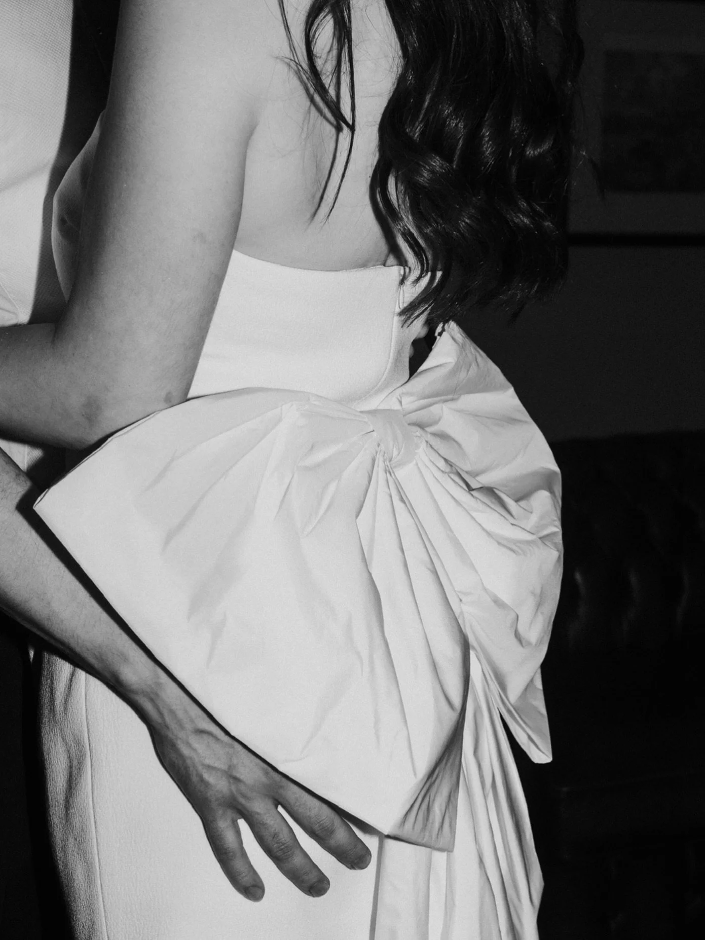 Big bow. First dance. 🤍

.
.
.
.
.

.
#kilshanehouseweddings 
#kilshanehouse #americanirishwedding #couplesphotography #irishweddingphotographer