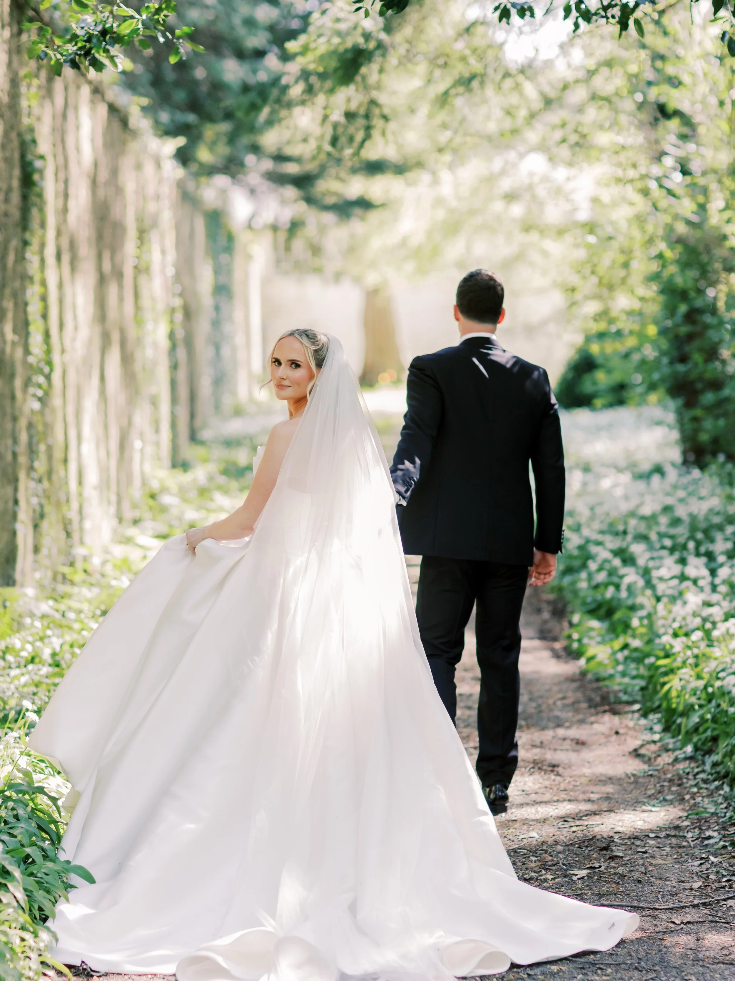 ☘️ Alison 🌺 Some people walk into your life for a day and leave a lasting impression forever. Photographing this beautiful bride was more than just capturing a wedding. It felt like spending the day with someone I&rsquo;d known for years. She remind