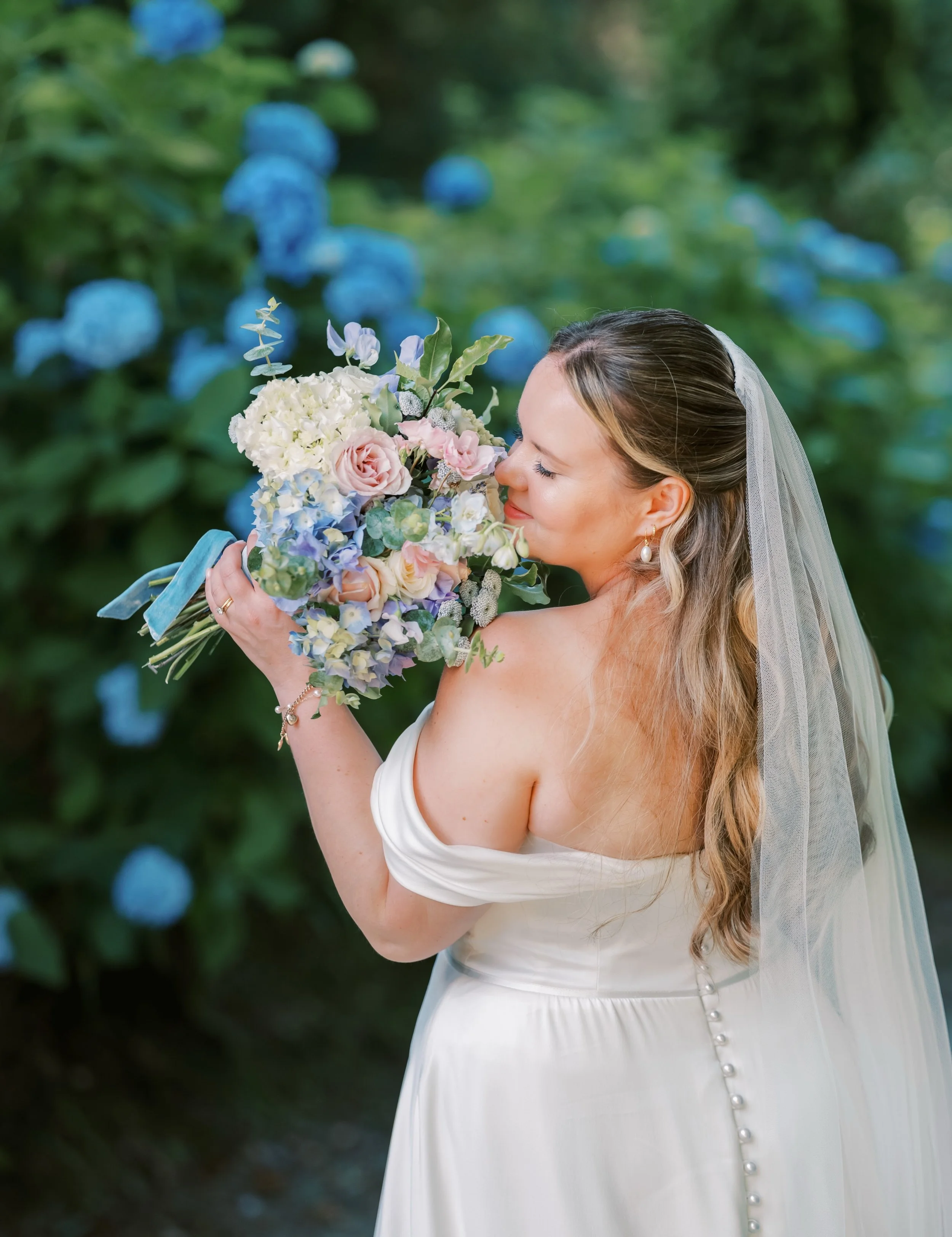 Gorgeous Kate ❤️

ClonwilliamHouse #ClonwilliamHouseWeddings #IrishWeddingPhotographer #IrelandWeddingPhotographer #LuxuryWeddingPhotographer FineArtWeddingPhotographer EditorialWeddingPhotography WeddingInspiration IrishWeddingVenue WeddingFlorals W