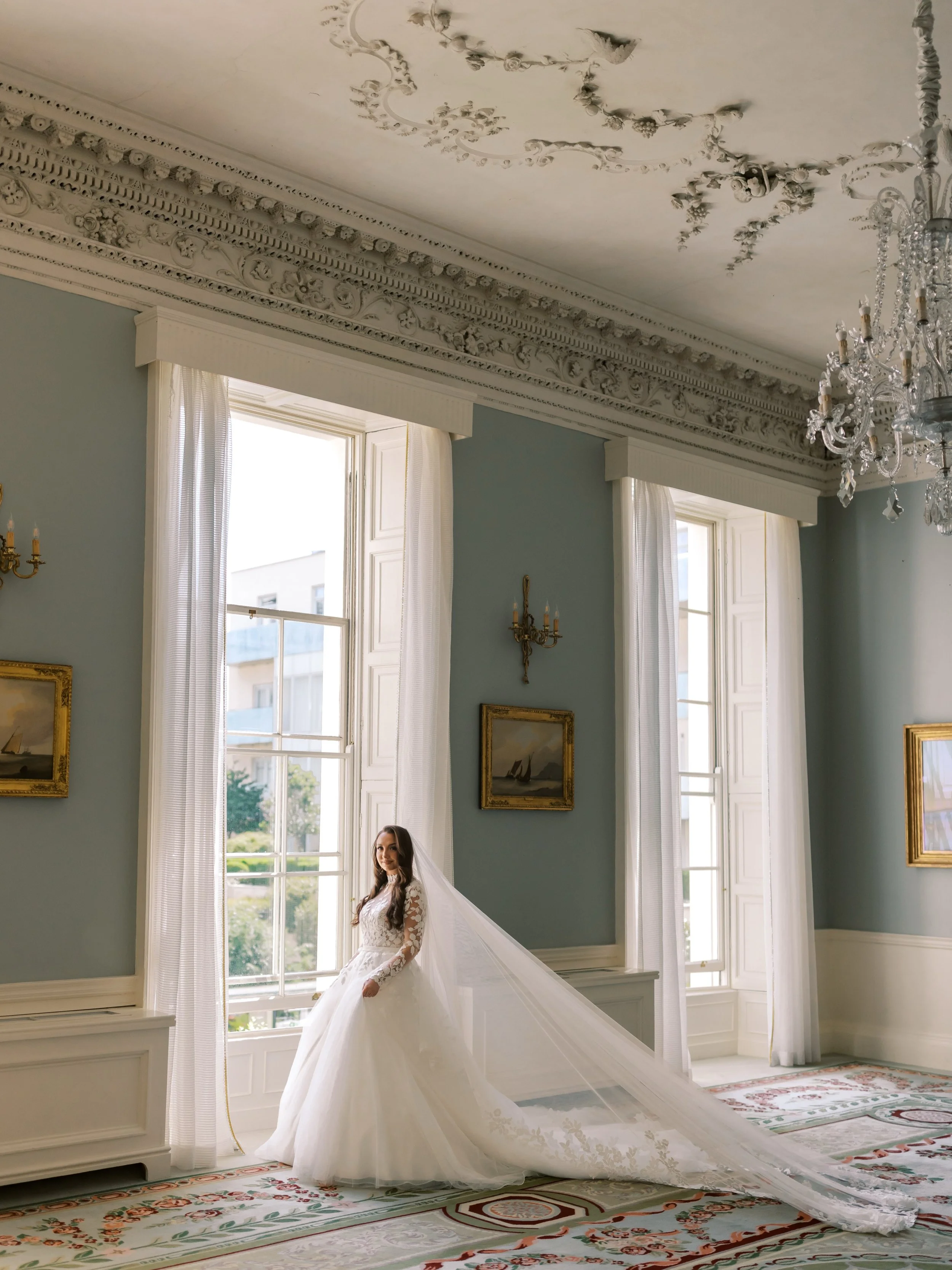 Shannon at The most beautiful and wonderful venue The Merrion Hotel @merrionhotel @alma_k_mcging 

.
.
.
.
.
.

.
.
Team on the day 
🍃 Ceremony @cityhalldublin 
🍃 Venue @merrionhotel 
🍃 Make up @makeupbymandijay 
🍃 Hair @loumerryweatherhair 
🍃 F