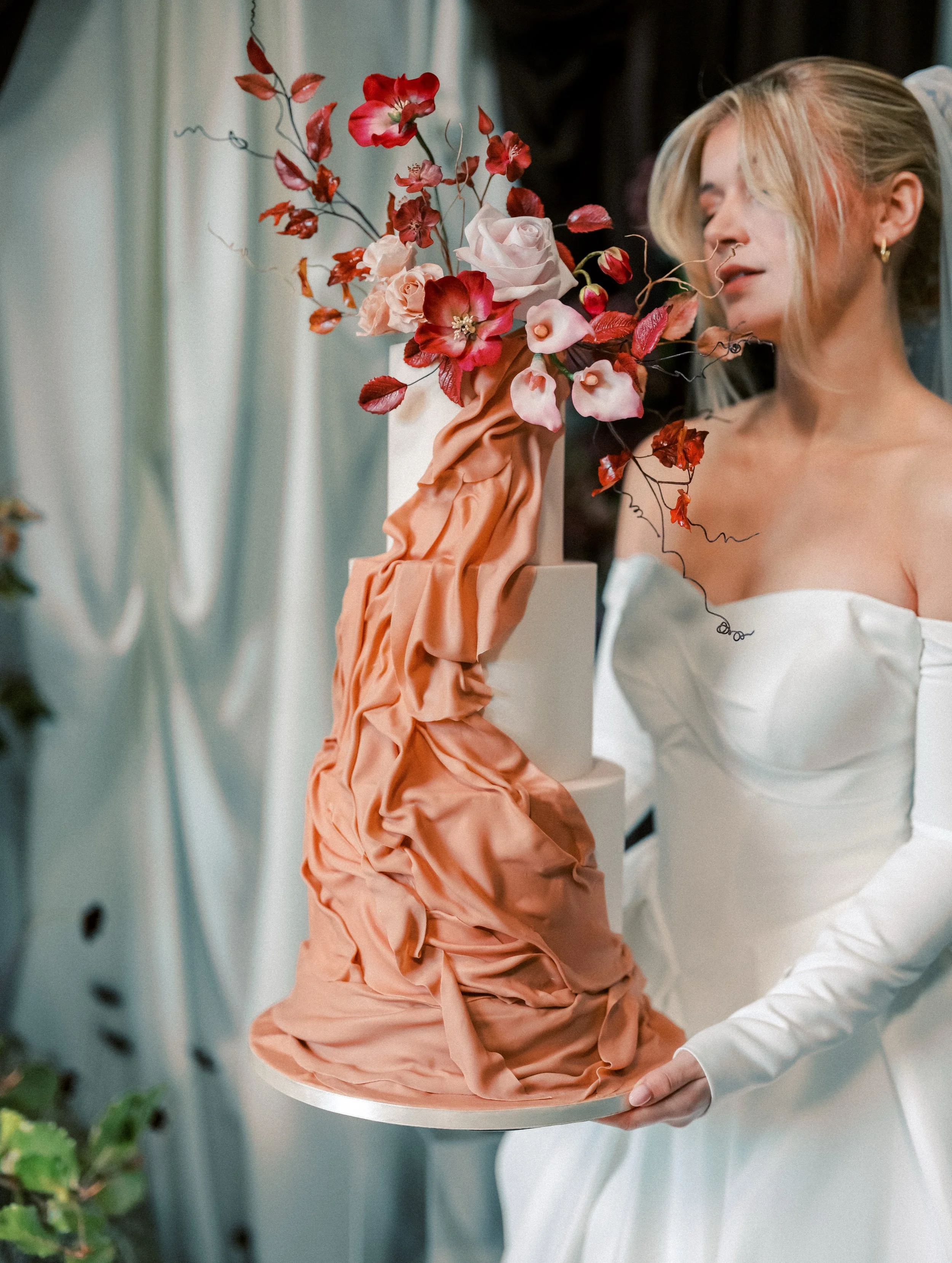 Photography  by Niamh Smith
.
.
.
.
.
.
.
🍃 Venue- @thelocationhouse
🍃 Planner and host- @luxe.workshops and @luxe_byamelia
🍃 Florist- @rootedinrosemary
🍃 Stylist and drapery- @styledbylydiaco
🍃 HMUA- @mb_.artistry
🍃 Stationery- @loveflorastudi