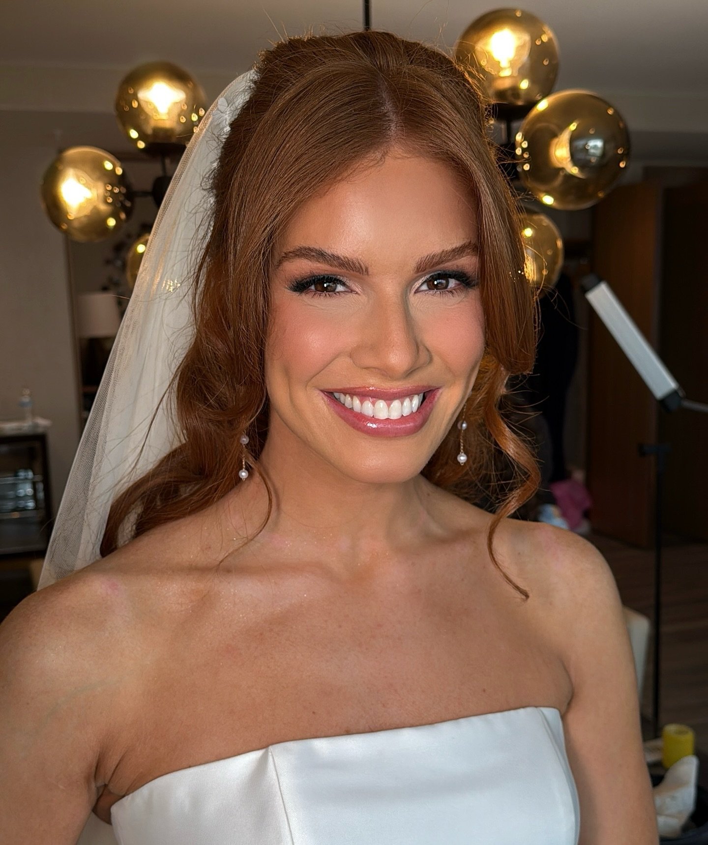 2025 Bridal Season is hereeeee!🤭🤍🥂

My beautiful bride @megparfel to kick off the season!✨
Hair: @jenn_manechic 
Spray tan: @cleglospraytans_