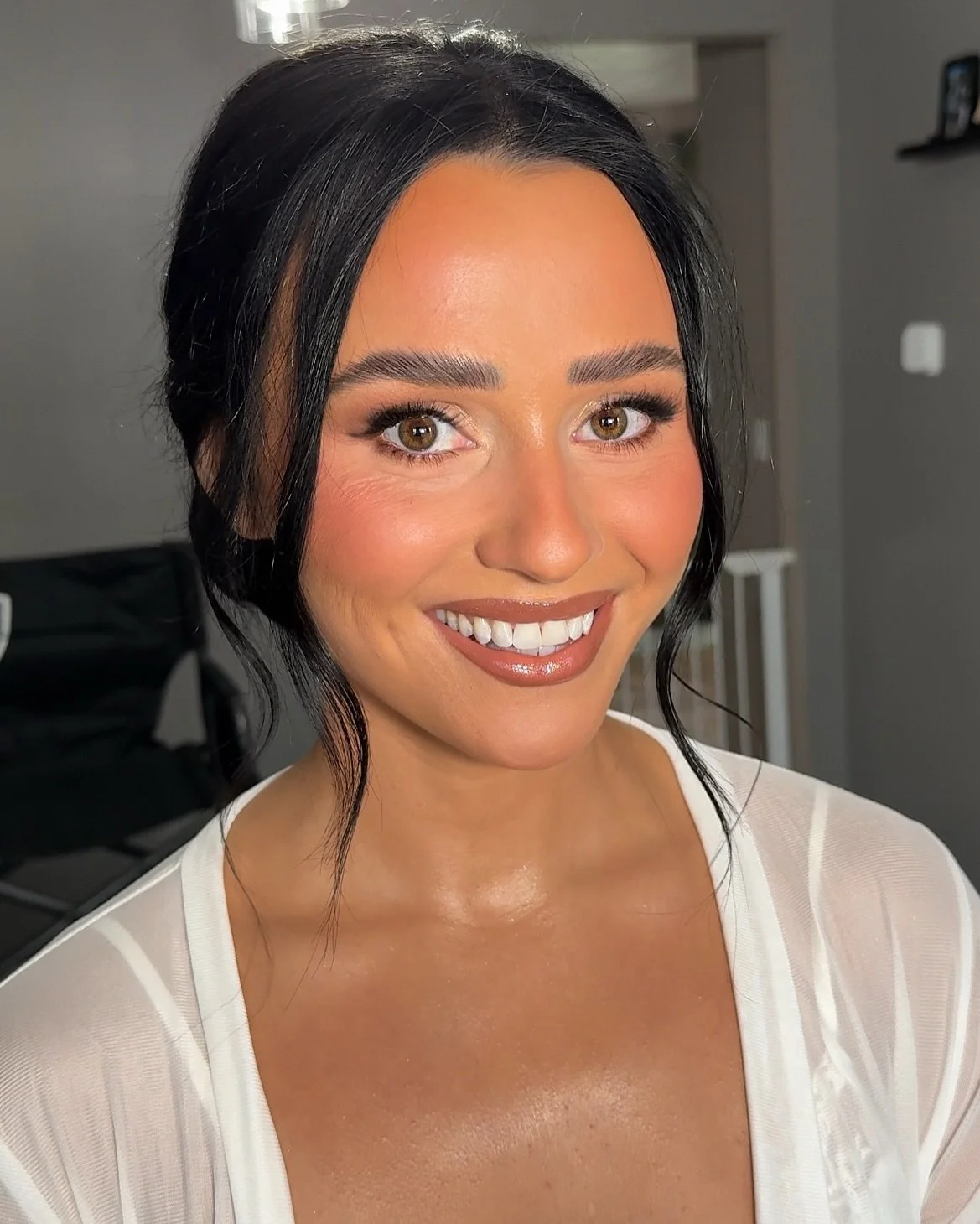 This may or may not be the look that will inspire my upcoming Holiday Makeup Class 👀🎄💄
.
Get notified when tickets go on sale in my bio!🎟️
.
#makeupclass #mua #makeup #makeupartist #holidaymakeup