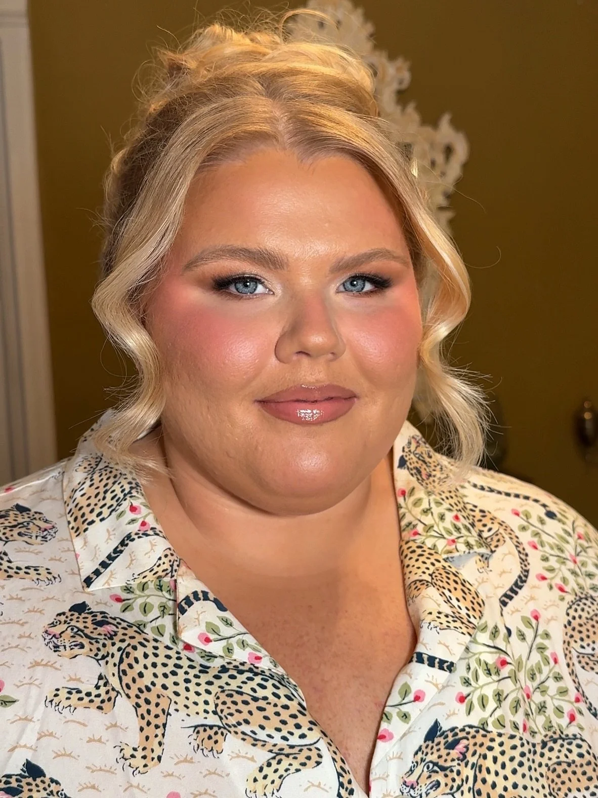 Absolute bombshell of a bride of mine 🤍 Ended the year 2025 with a bang w/ @corrine_jeric 🪄

I remember Corrine coming in from her trial &amp; hearing music to my ears - &ldquo;I&rsquo;m not scared of makeup&rdquo; &hellip; 🕺😍

hair: @callabridal