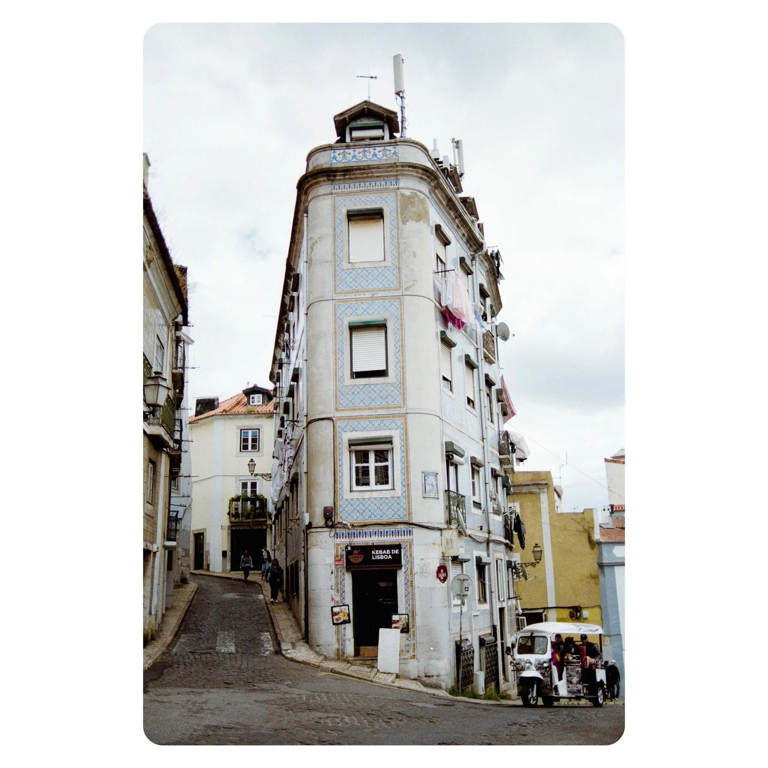 A week in Lisbon, May 2024.
.
.
.
#filmphotography #analogphotography #kodak #portugal #lisbon #kodakgold200 #nikon #nikonf100 #sea