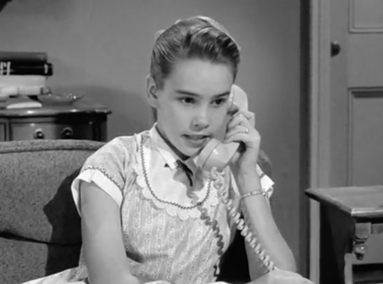 Is that a WEDDING RING we spot on Penny's hand?