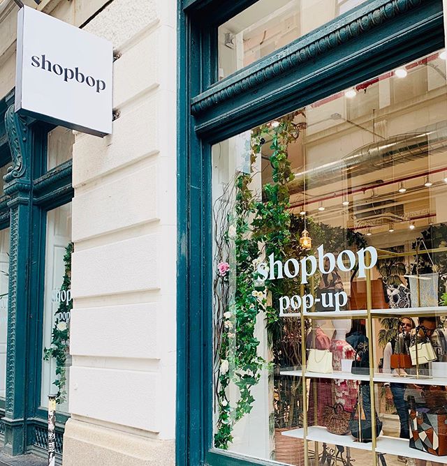 @shopbop before it was bought by @amazon in 2006, started as a chic boutique in #madison, #wisconsin . The #brickandmortar was curated to attract the modern style of Madison&rsquo;s prominent female collegiate population. Since then, it has grown int