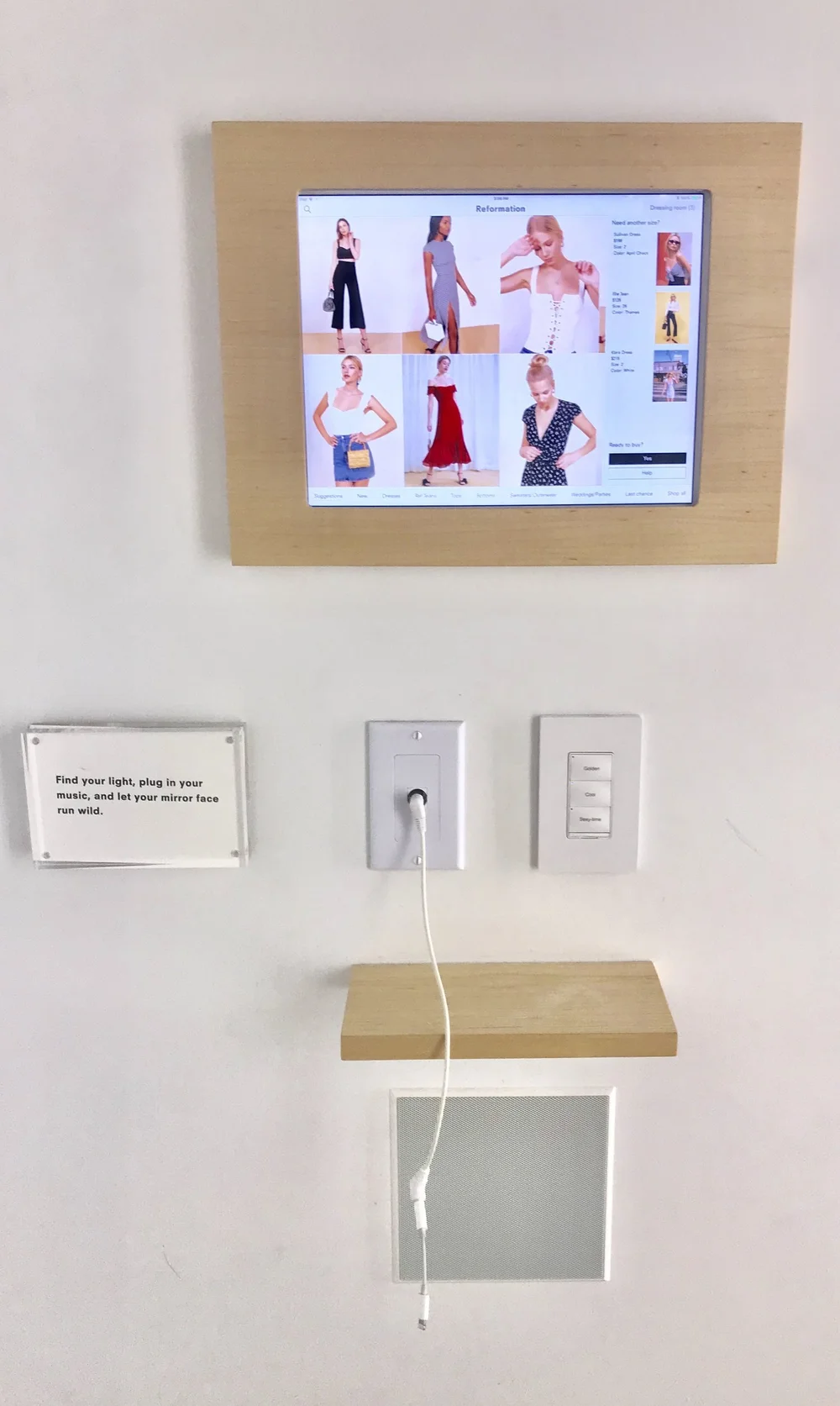 Reformation Smart Fitting Room