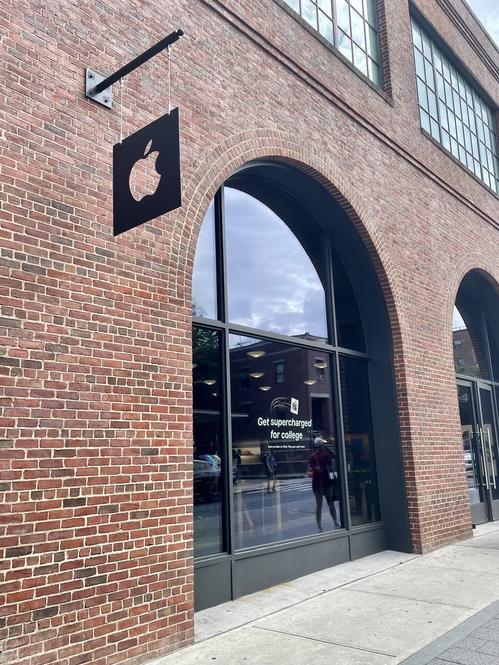 Williamsburg Apple Store on Bedford Ave
