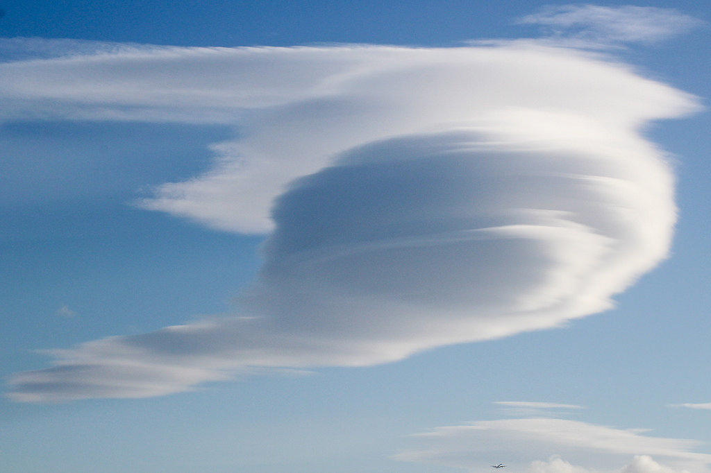 Lenticular Cloud Formation