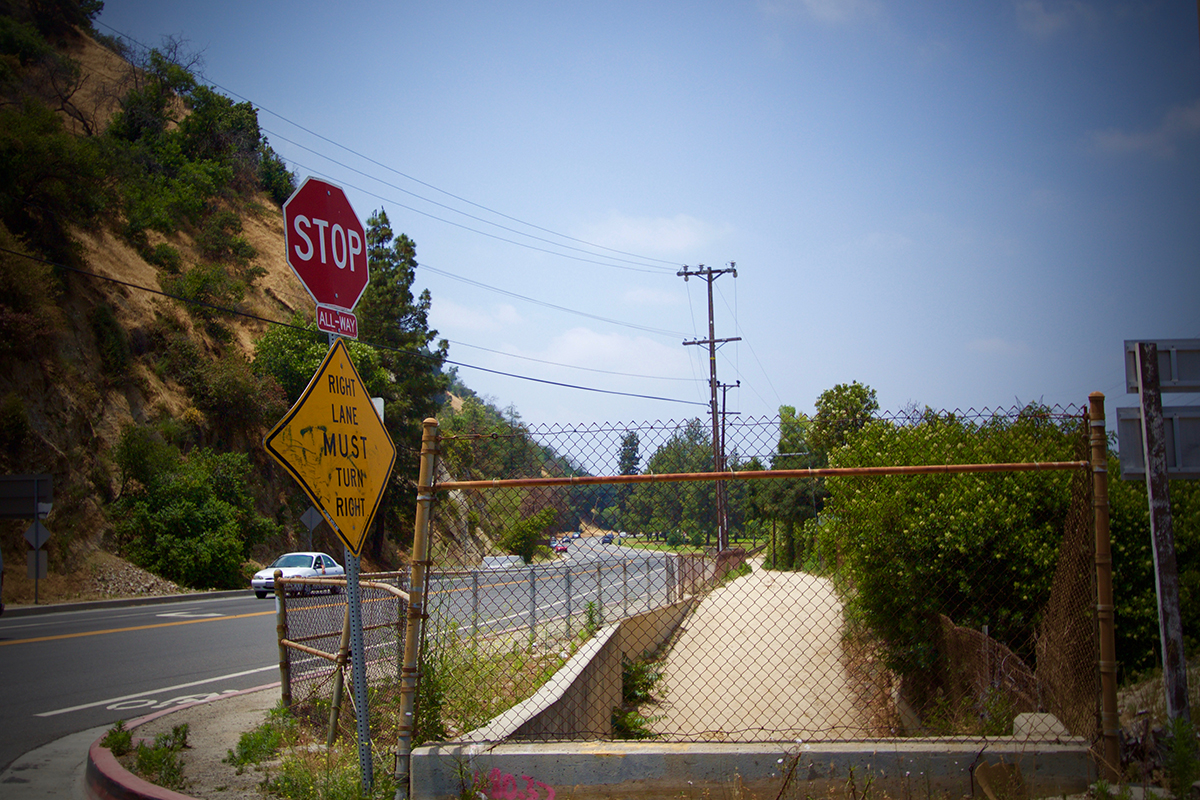  Getting very close to where Orfeo described pulling his car over to the side of the road one evening, and experiencing his first Contact from Neptune and Lyra, via telecommunicating disks or saucers. 