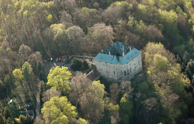 Aerial view of Houska Castle, photograph by Michal Votápka