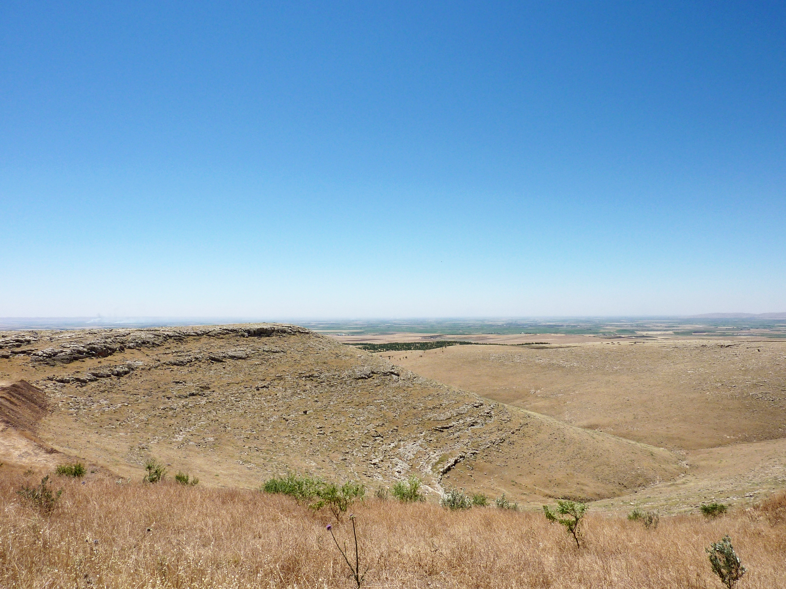 Surrounding area of Göbekli Tepe. Photo Credit: Wikipedia contributor Zhengan, CC BY-SA 4.0