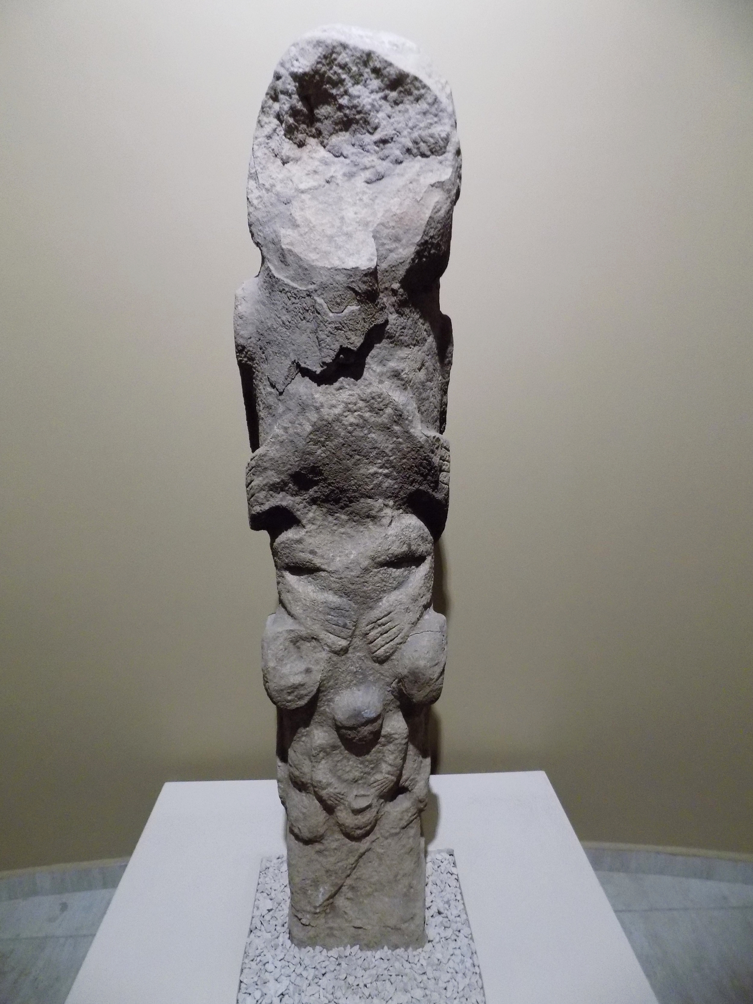  A “Totem” from the Göbekli Tepe site, now in the Şanlıurfa Museum (Müzesi Neotilik Çağ) Photo by: Wikipedia User Cobija, CC by SA_4.0 
