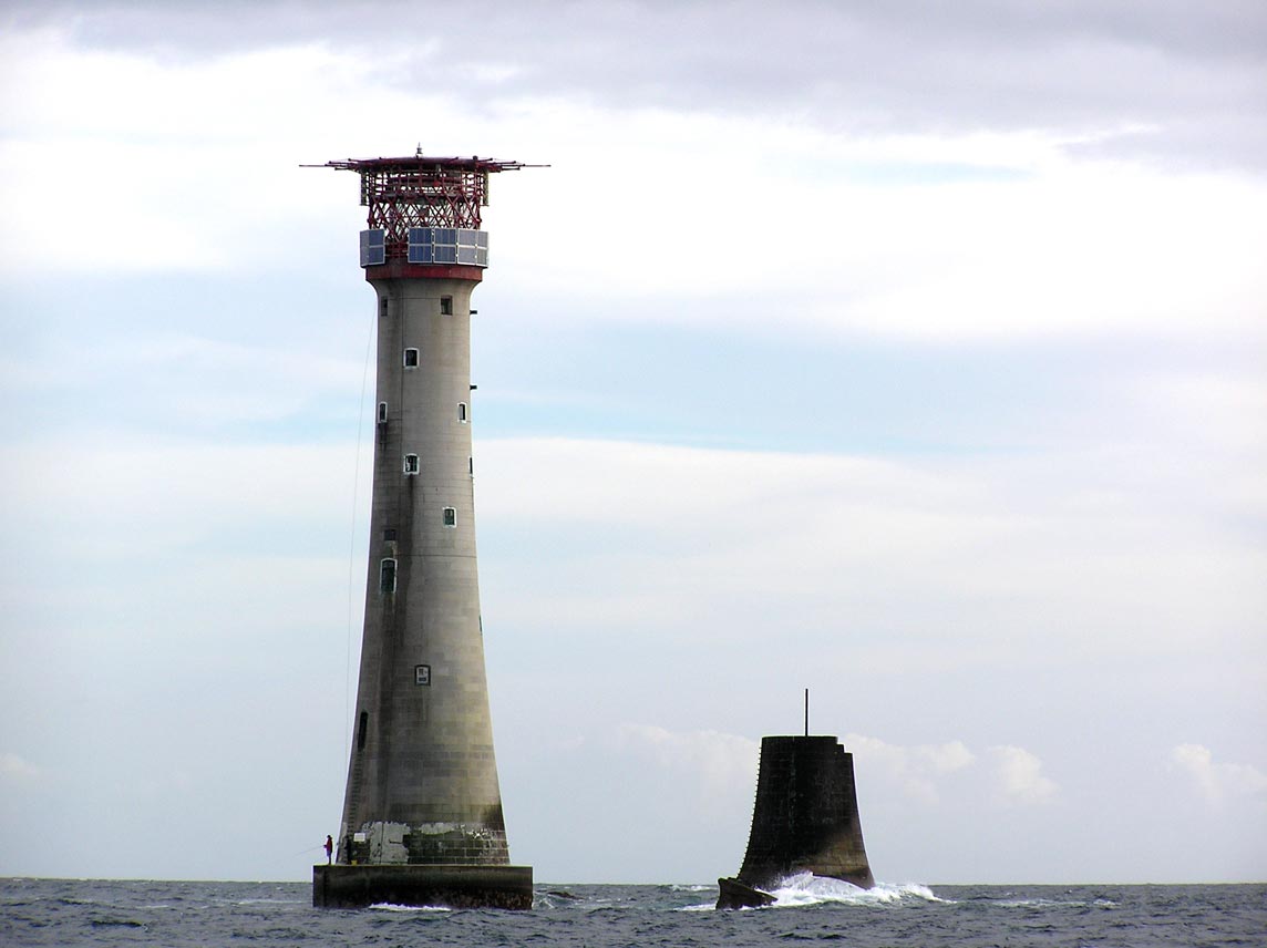  The&nbsp; Eddystone Lighthouse , located on the dangerous&nbsp; Eddystone Rocks , 9 statute miles (14&nbsp;km) south of&nbsp; Rame Head , England 