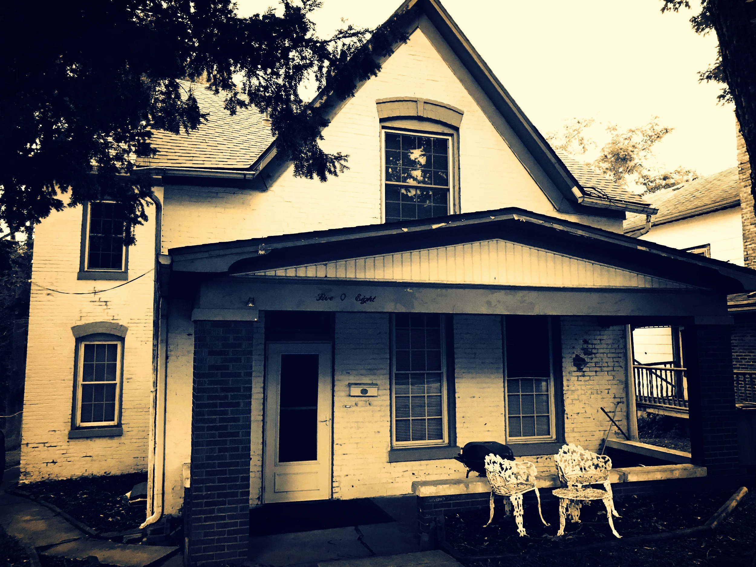 Ep 123: The Sallie House – Ghost in the Machine Part 1