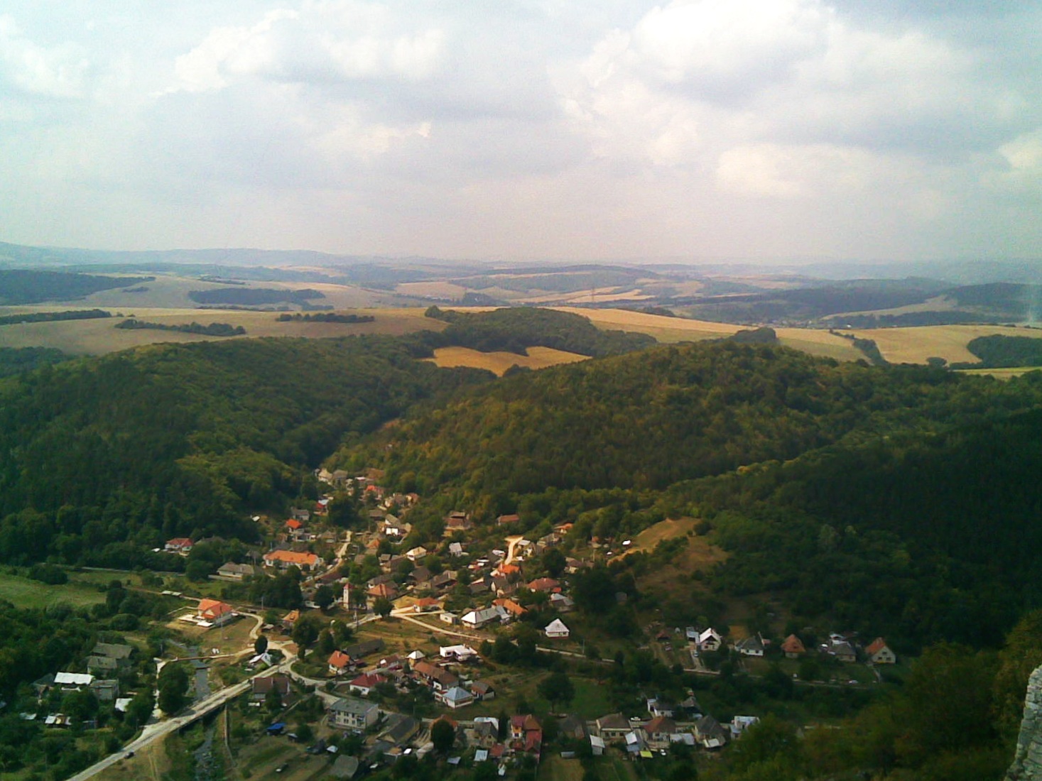 View of Višňové (Nové Mesto nad Váhom District) from Čachtice castle by Pavel Ševela (sevela.p) / Wikimedia Commons.