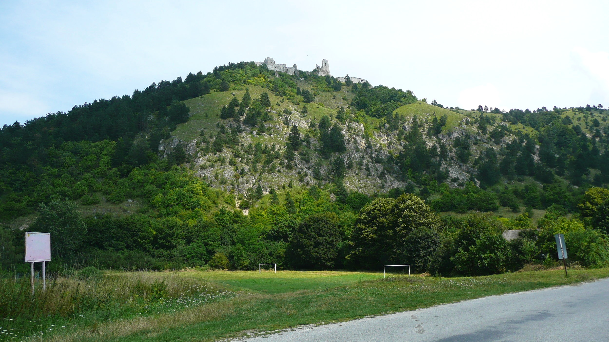  View of Čachtice castle from below, by  Orange.man  –  CC BY-SA 3.0  