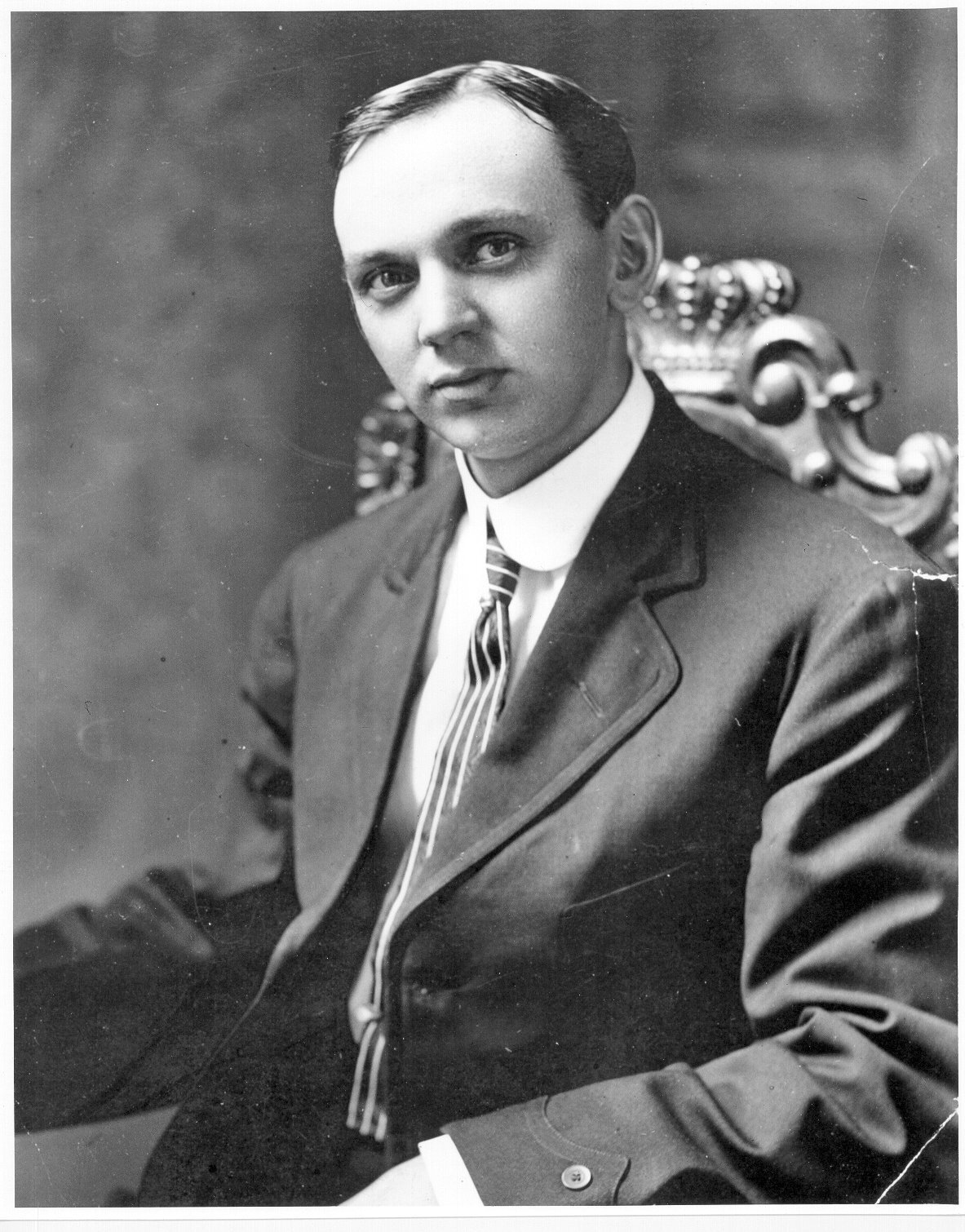  Edgar Cayce circa 1911, when he would’ve been around 34 years old.   Used by permission–Edgar Cayce Foundation–Virginia Beach, VA; EdgarCayce.org  