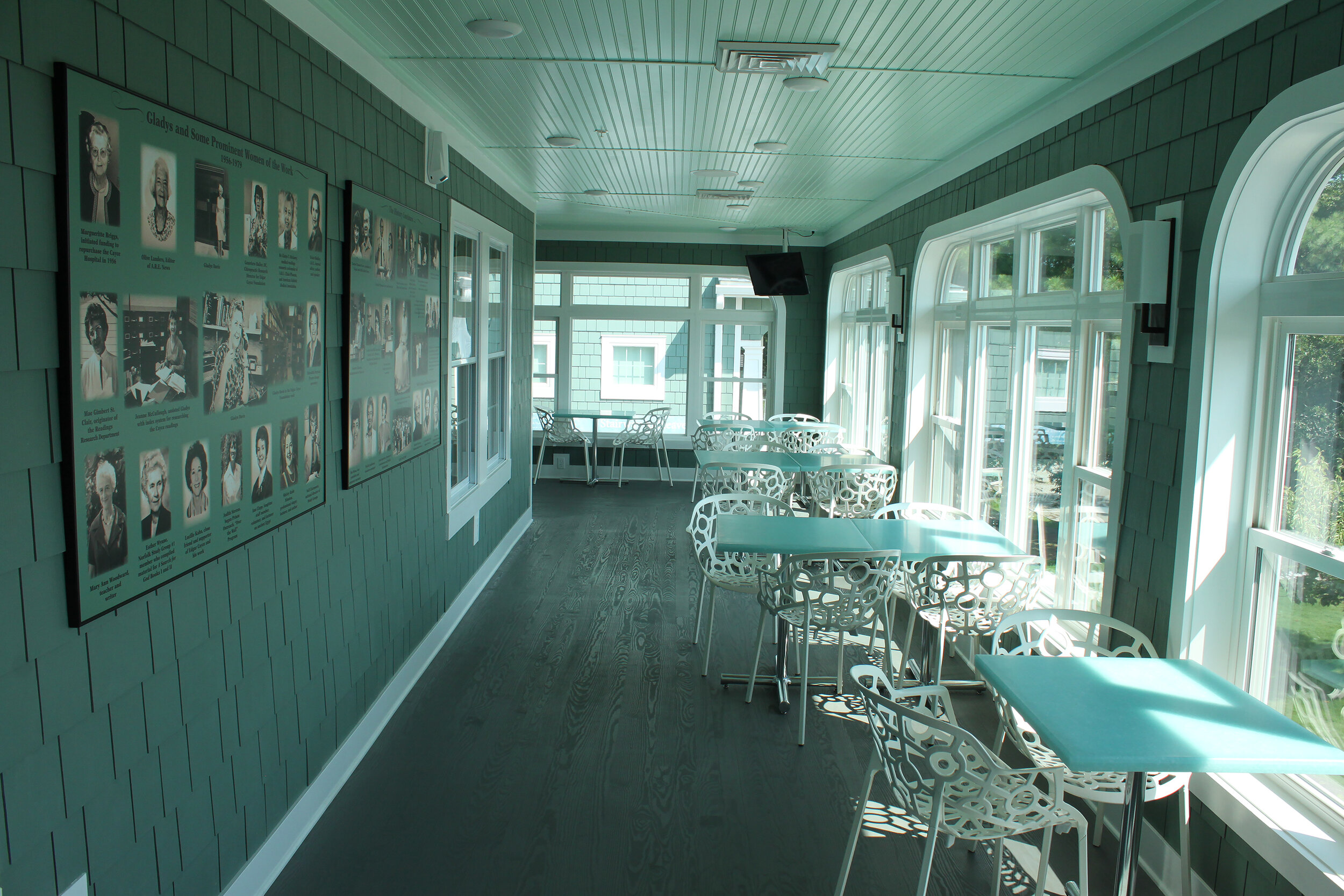  Gladys Davis Turner Porch in the Spa Building.   Used by permission–Edgar Cayce Foundation–Virginia Beach, VA; EdgarCayce.org.  