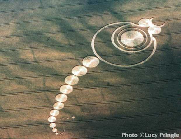  Bishop Cannings, Wiltshire, July 15, 1994.  The “Scorpion” formation.  Photo: © Lucy Pringle 1990 