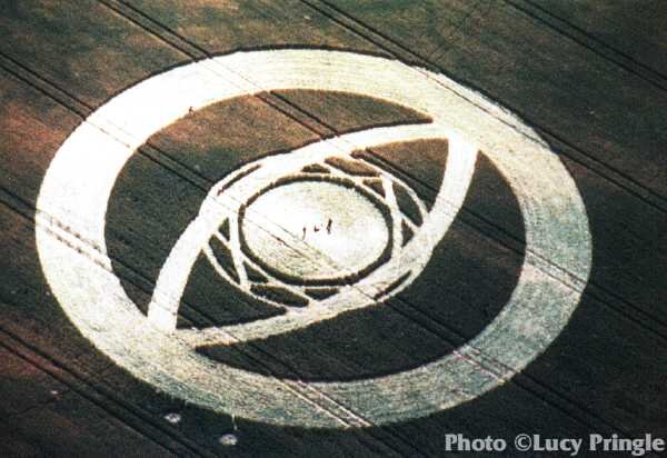  East Field, Wiltshire, July 21, 1994.  The 'Eye of Horus' formation.  Photo: © Lucy Pringle 1990 