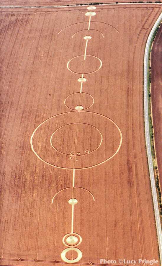  Uffington, Oxfordshire, July 1994.  “A huge formation nearly 1/2 mile long.”  Photo: © Lucy Pringle 1990 