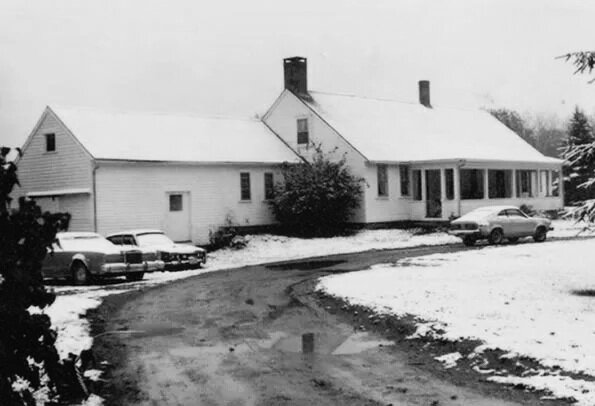  The Arnold Estate farmhouse as it may have looked when the Perron family lived there in the 1970s 