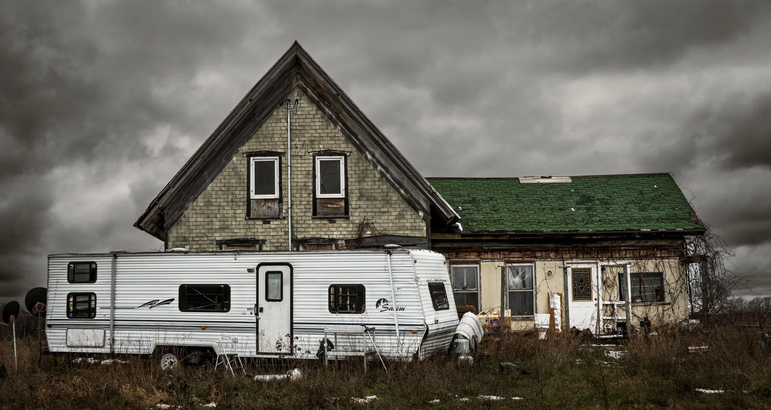 The shithole at 1600 Pennsylvania Avenue NW, presently home to the shittiest president and human ever suffered by the people of the United States of America