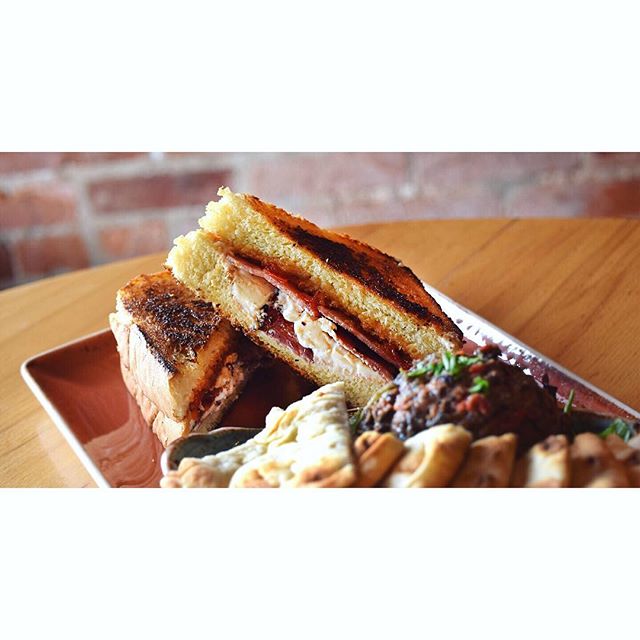 Take lunch to a whole new level with our Pepper Jam Grilled Cheese: with Sweet Pepper Jam, bacon, Brie and cream cheese on grilled Texas Toast, served with black bean hummus! #lunchtime #newmenu #grilledcheese #pepperjam #feedfeed #f52grams #asseenin