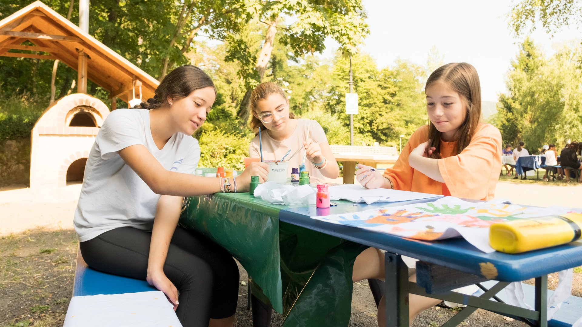 Taller de arte | Painting activity