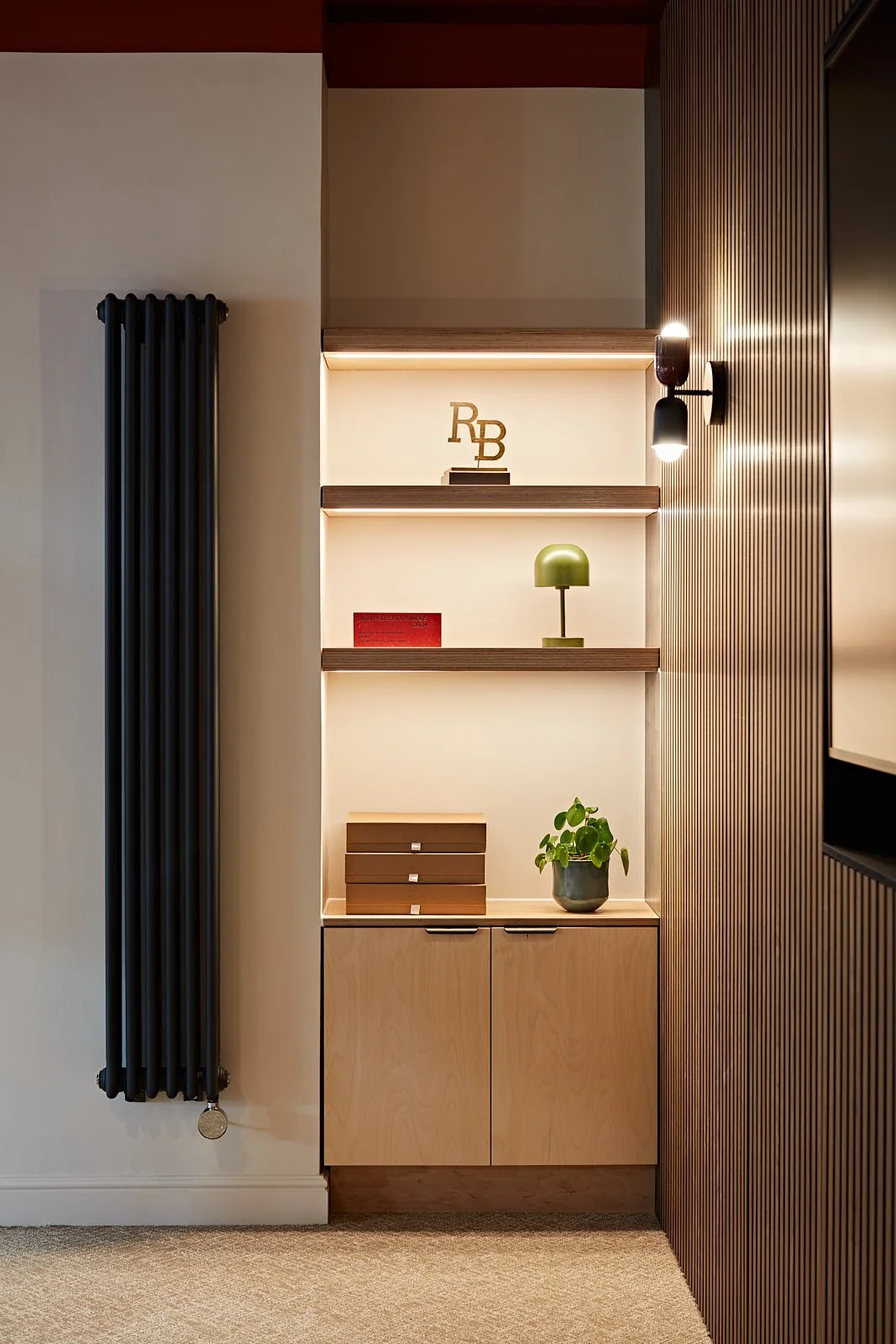 MODERN WORKSPACE