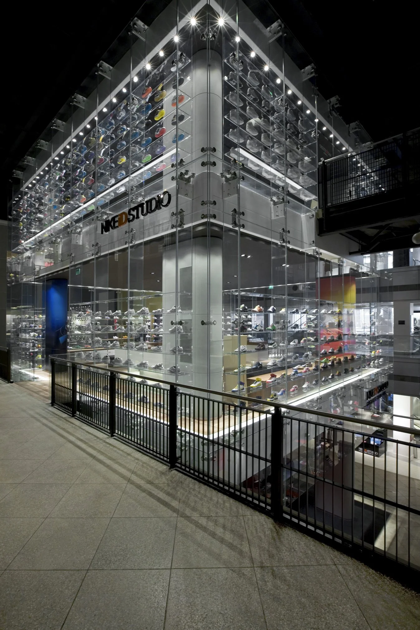 NIKE TOWN