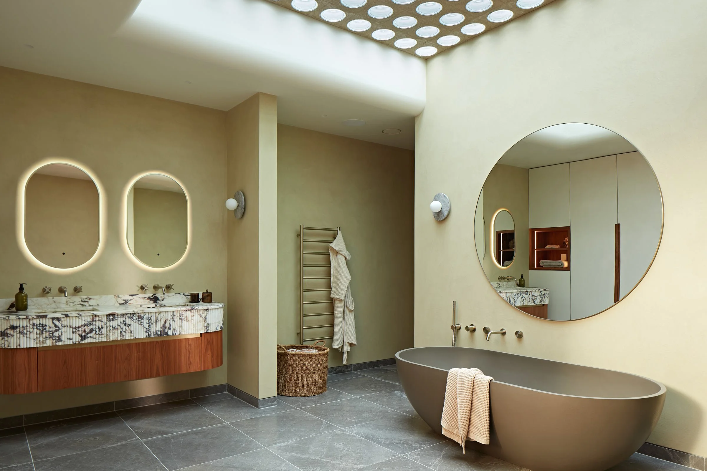 Halftides_Master Ensuite_001 v2 RT LR.jpg