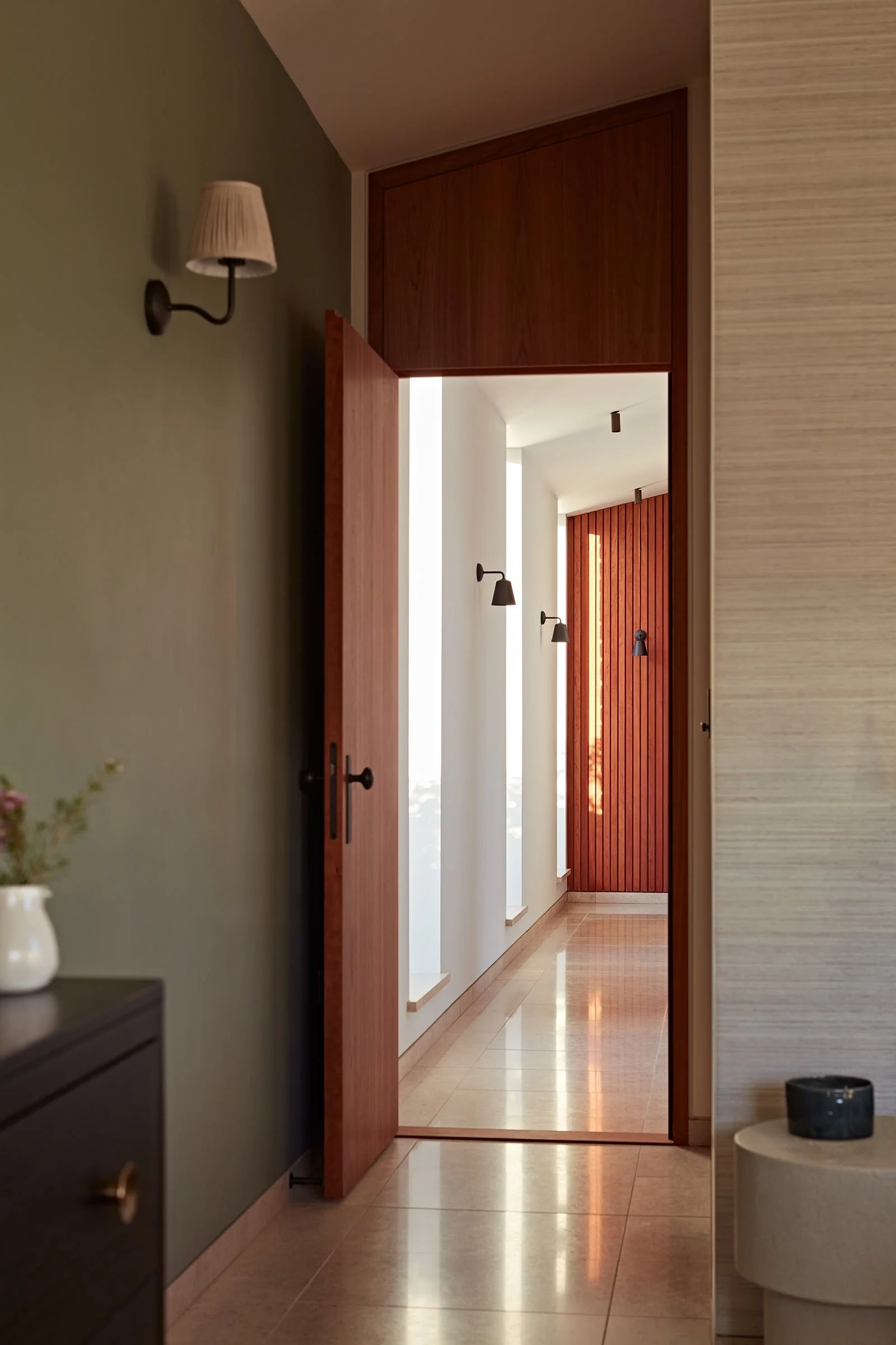 Halftides_Hallway_001 RT LR.jpg