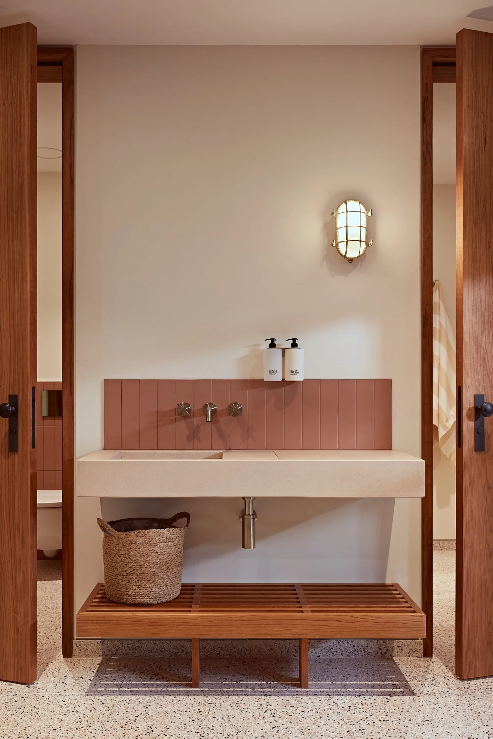 Halftides_Beach Room_001 RT LR.jpg